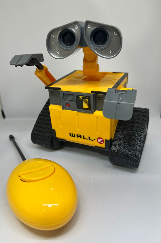 ROBOT WALL-E A CONTROL REMOTO